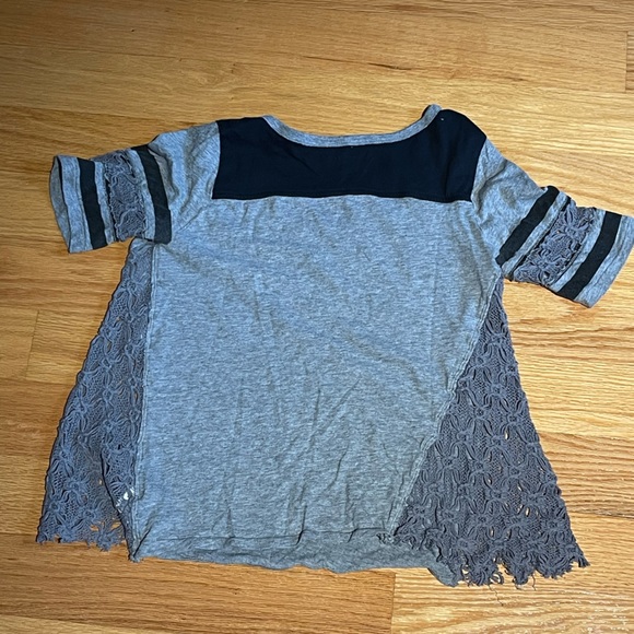 Free People tshirt - Picture 2 of 4